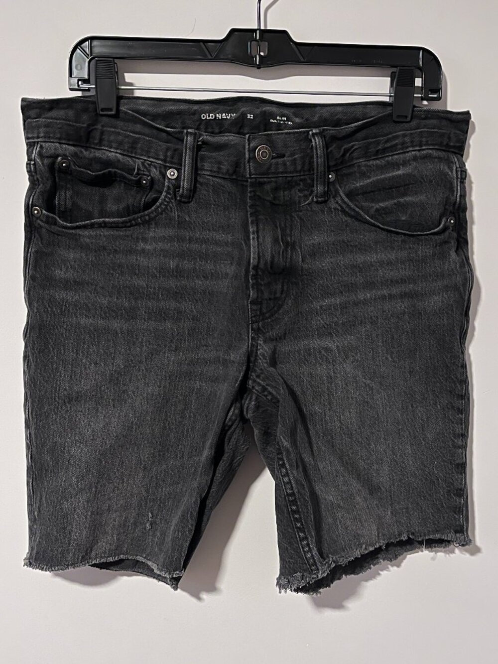 Old Navy Men's Black Jean Shorts Cut Offs Size 32